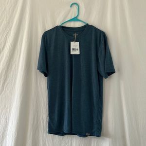 Cariloha Men’s medium Bamboo T Shirt Crew Neck